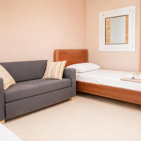 Dionysos Polichrono Hotel 3*