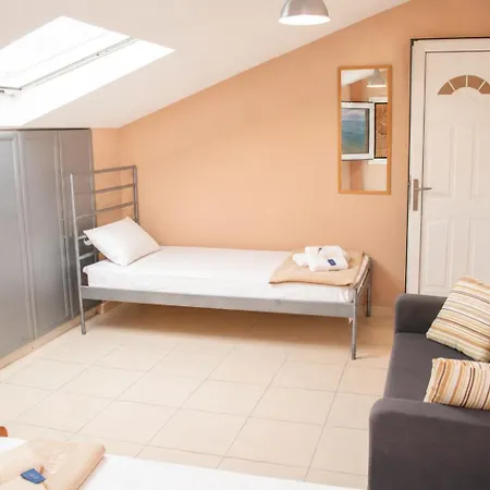 Dionysos Polichrono Hotel 3*