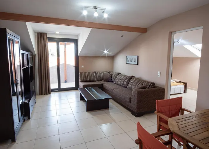 Dionysos Polichrono 3*