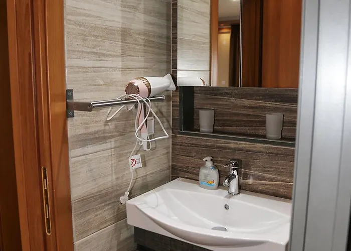 Dionysos Polichrono Polychrono