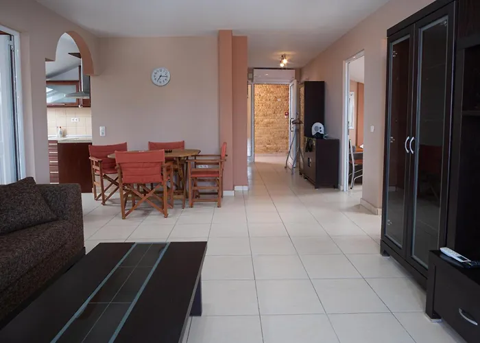 Hotel Dionysos Polichrono 3*