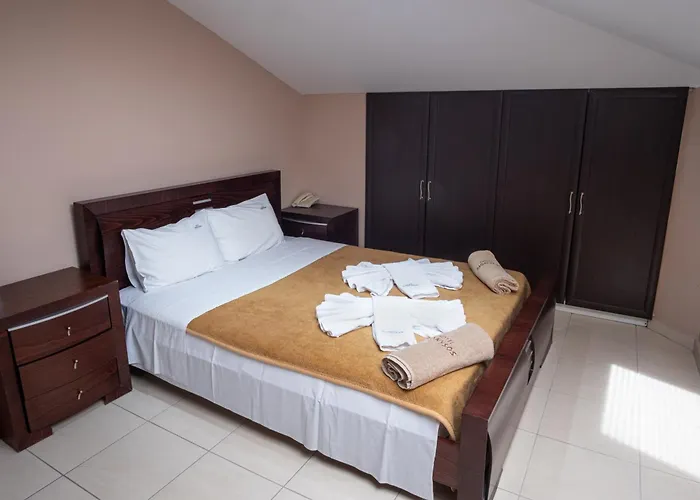 Dionysos Polichrono Polychrono