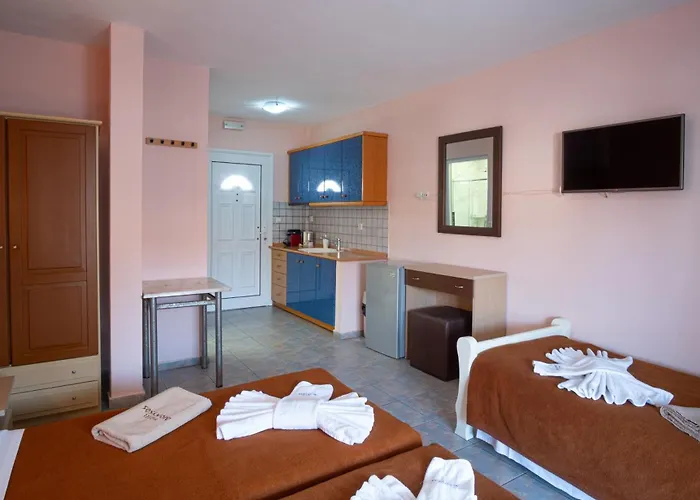 Dionysos Polichrono Hotel 3*